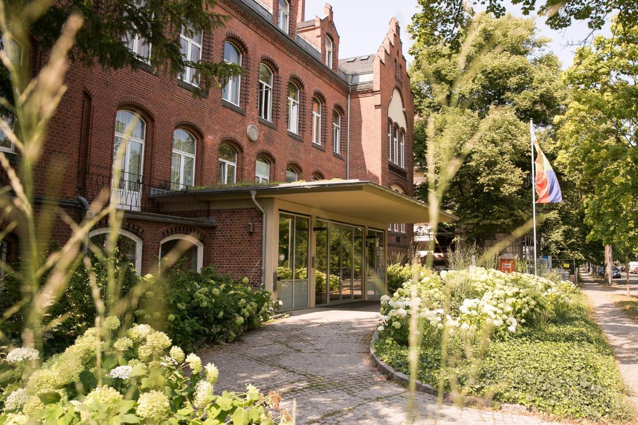 Gaeste- Und Tagungshaus Am Glockengarten — Photos 1